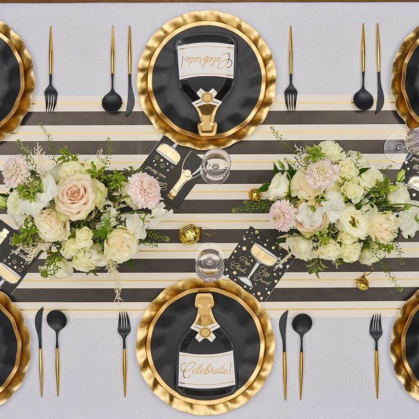 Disposible Gold Paper Salad Plate and Napkin Set for Celebrations