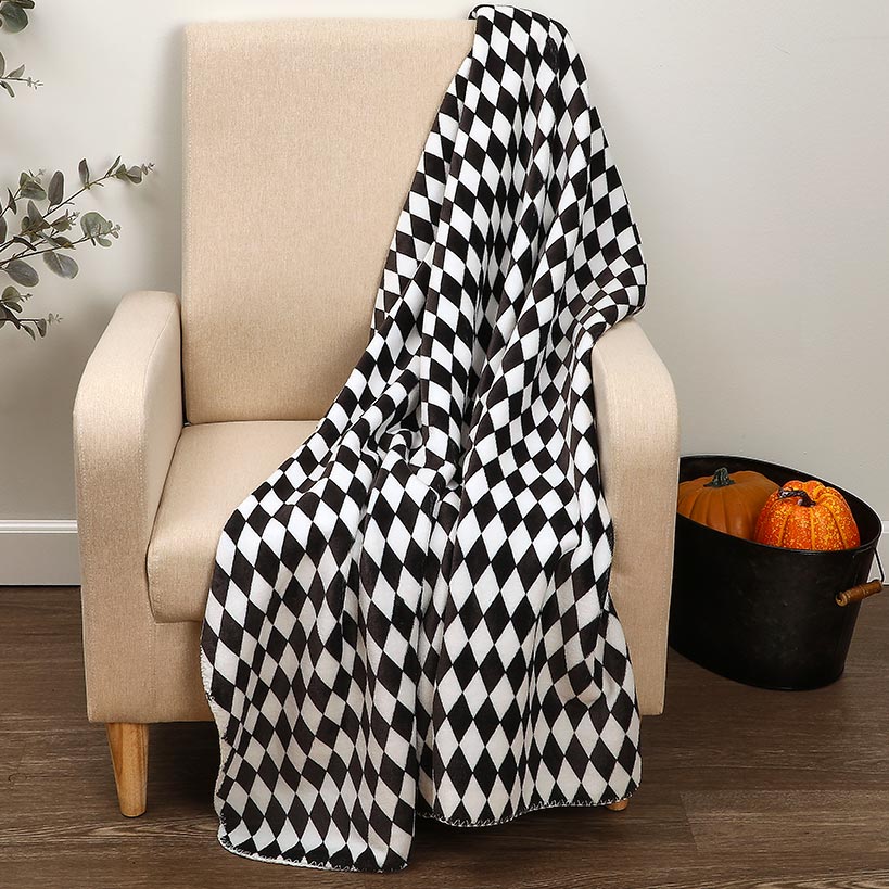 Haunted Walls Reversible Heavyweight Cozy Polyester Flannel Throw Blanket - Image 4