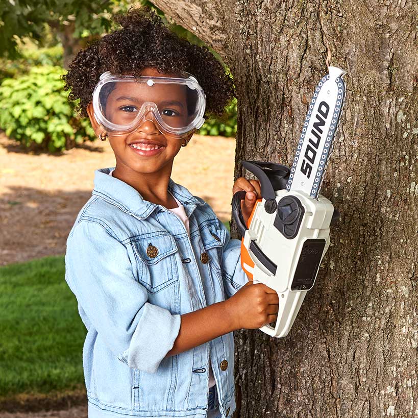 Kids' Chainsaw Toy - Realistic Sounds, Moving Chain, and Safety Goggles - Image 3