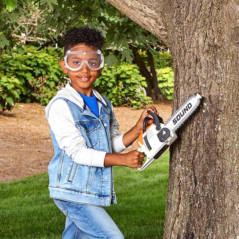 Kids' Chainsaw Toy - Realistic Sounds, Moving Chain, and Safety Goggles - Image 4
