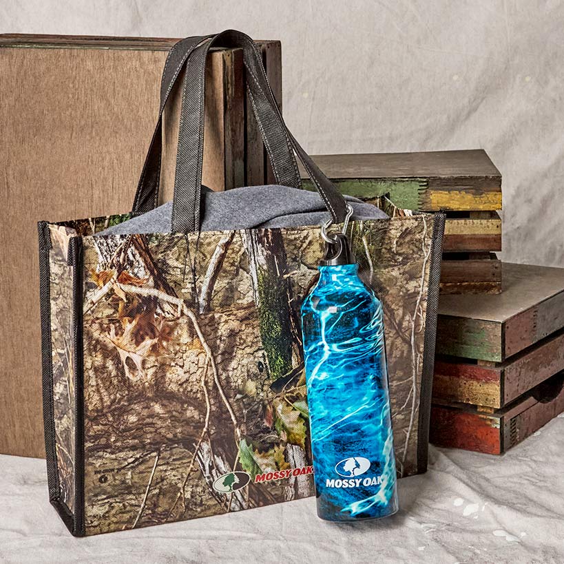 Mossy Oak Elements 25 oz. Water Bottle with Carabiner - Image 4