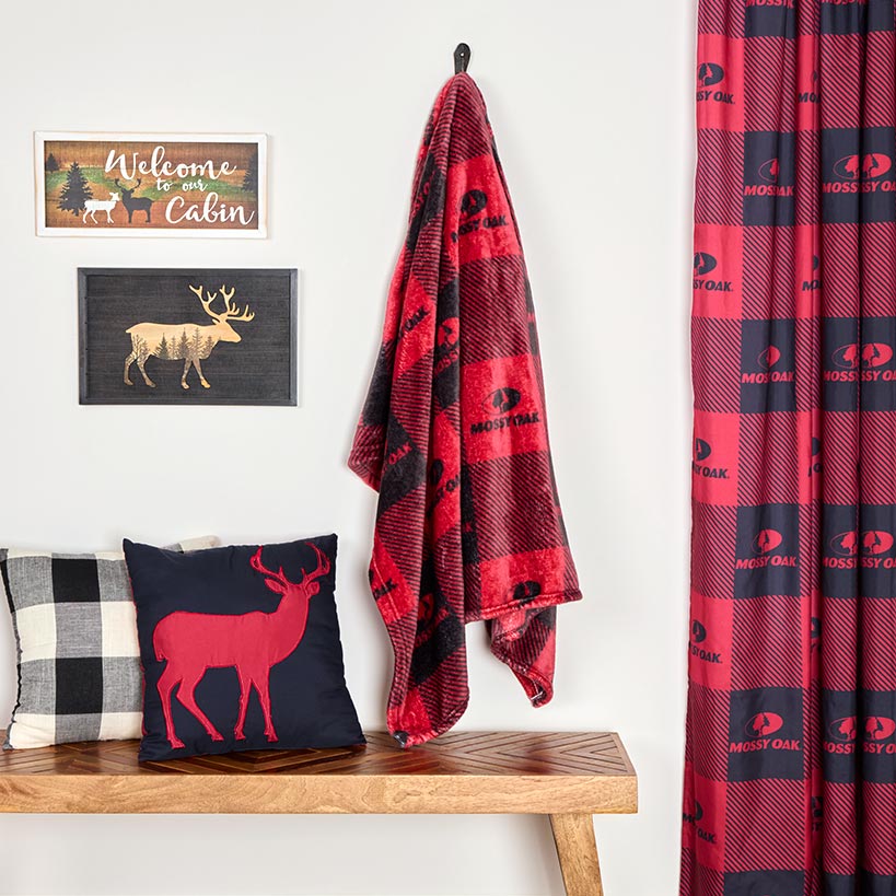 Mossy Oak Red Buffalo Logo 50" x 60" Fleece Plush Throw - Image 3