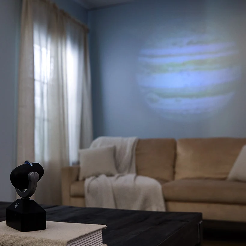 Outer Space Projector With 6 Cosmic Images Battery Operated - Image 4