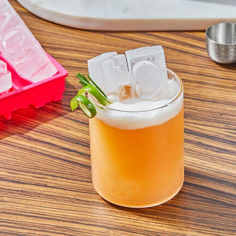 Shaped Ice Cube Trays - Image 5